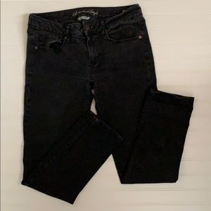 Black AE skinny jeans SHORT